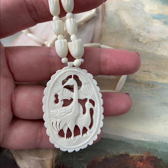 VINTAGE Hand Carved Bone Necklace 1960’s Era - Picture 5 of 5